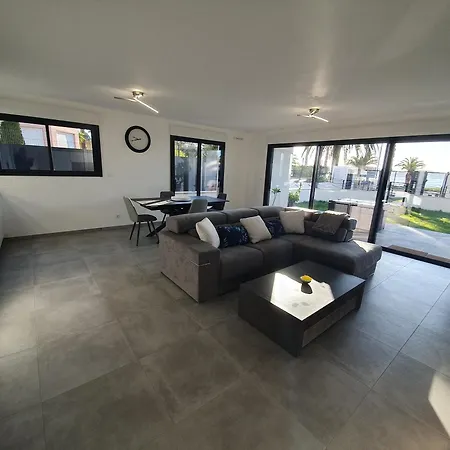 T3 Neuf Avec Terrasse Et Jardin Face A La Apartment *